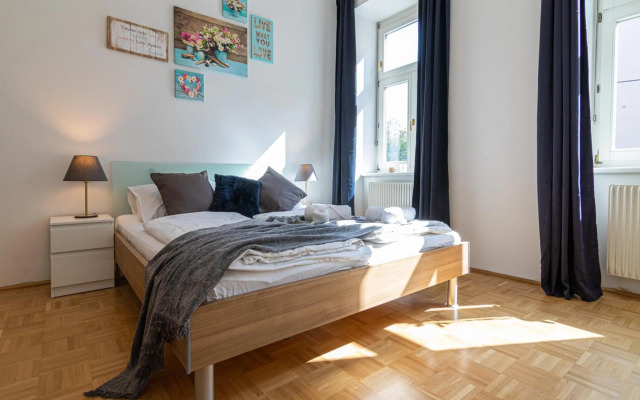 Yeshello Elegant Apartment near Central Vienna