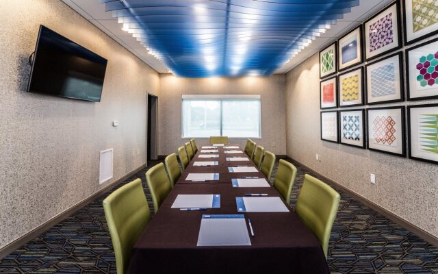 Holiday Inn Express & Suites Allen Park by IHG