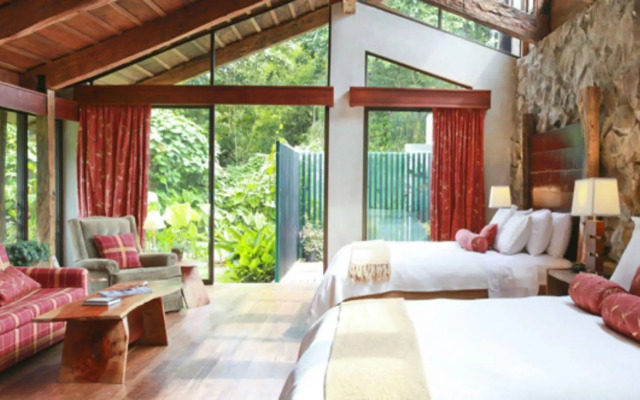Poas Volcano Lodge