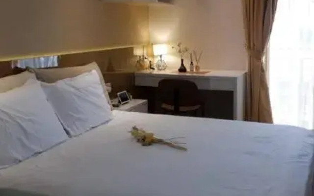 Apt Signature Park Studio with pool & Netflix