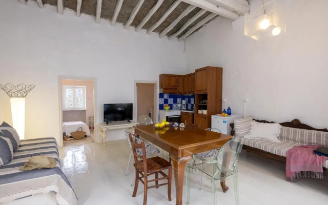 Platanos Cycladic House