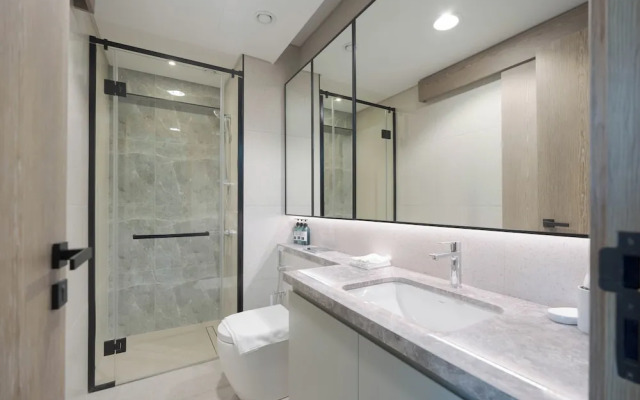 KeyRock Living -  Luxe Escape with Pool