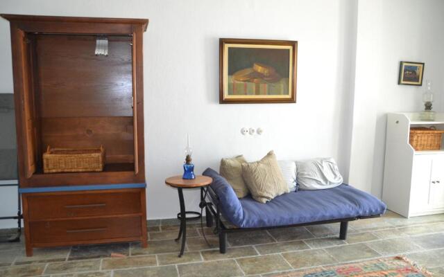 Sea view studio 2