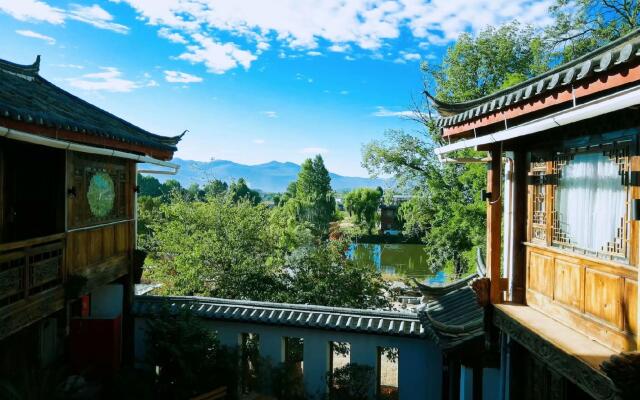 Lijiang Three Wells Inn