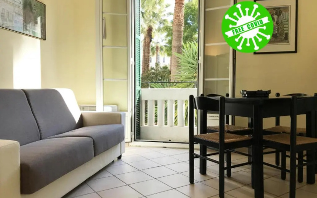BH - 4 PEOPLE - Flat close to railway station and sea