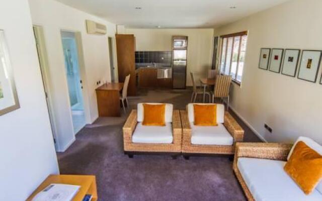 Harvest Lodge