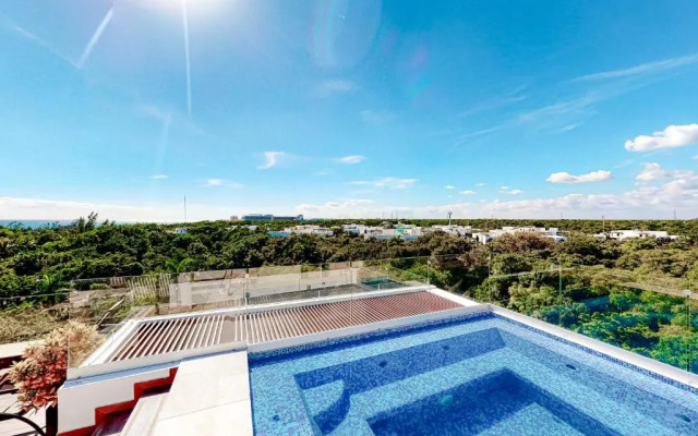 Eight VIP Beach Condo 301