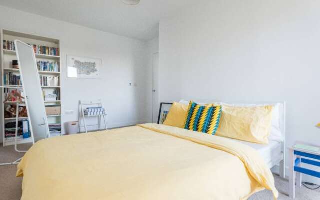 Bright 2 Bedroom Flat By Elephant And Castle