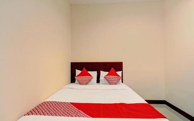 OYO 90350 Hotel Five Star 2