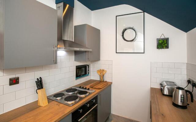 Contractor & Leisure & En-Suite Bathrooms & Free Parking