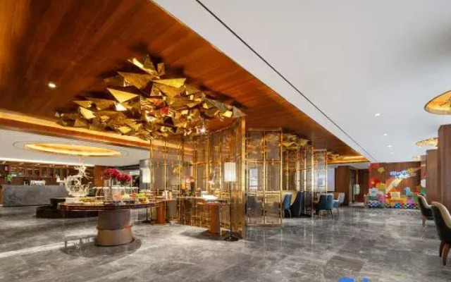 Royal•Garden Hotel