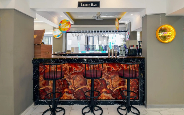 Miss Cleopatra Hotel