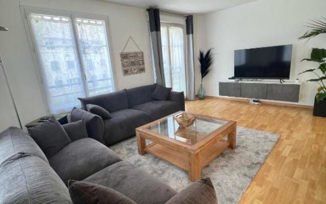 100m2 // Ideal Family/Friends // 5min Disney/Val Deurope