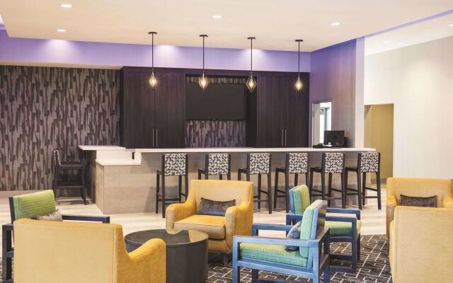 La Quinta Inn & Suites by Wyndham Atlanta South - McDonough
