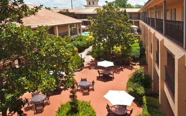 Red Roof Inn PLUS+ & Suites Tampa
