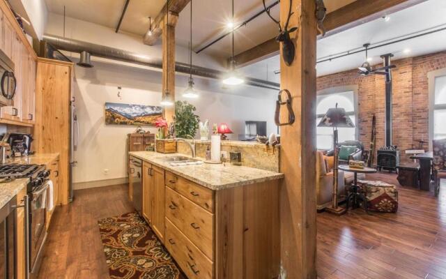 708 Main St Unit 4