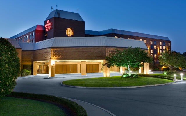 Crowne Plaza Providence-Warwick Airport, an IHG Hotel