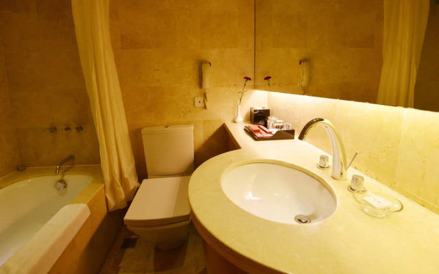 Qingdao Wushengguan Holiday Hotel