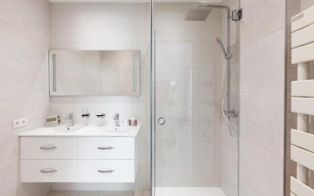 Mariott Area: Sunny 2 Beds /2 Baths