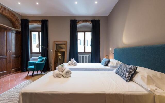 HEART OF FLORENCE Pitti 2 Bed-Apartment! hosted by Sweetstay