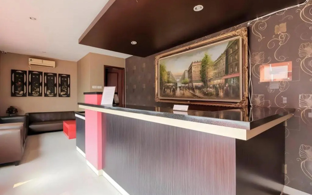 RedDoorz near Taman Rekreasi Selecta