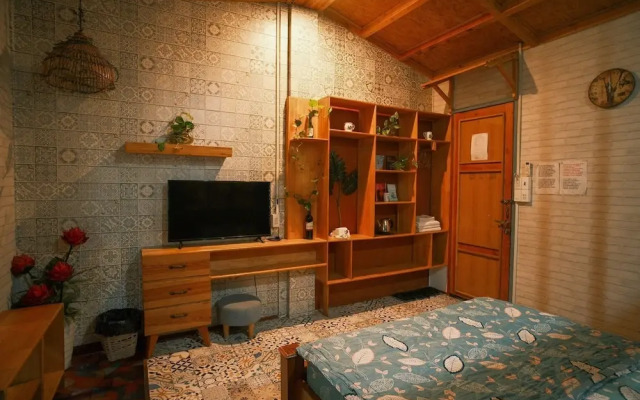 1984 Hotel Kien Giang