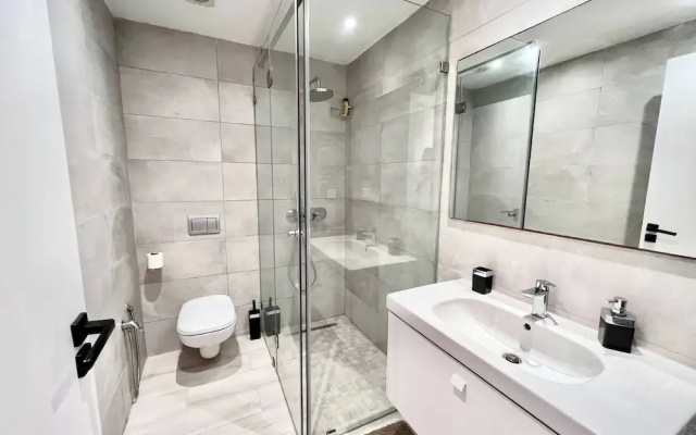 Contemporary Haven of La Marsa S 22