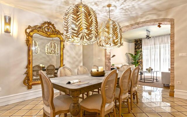 Exclusive 5BD apartment in down town Granada. Recogidas II