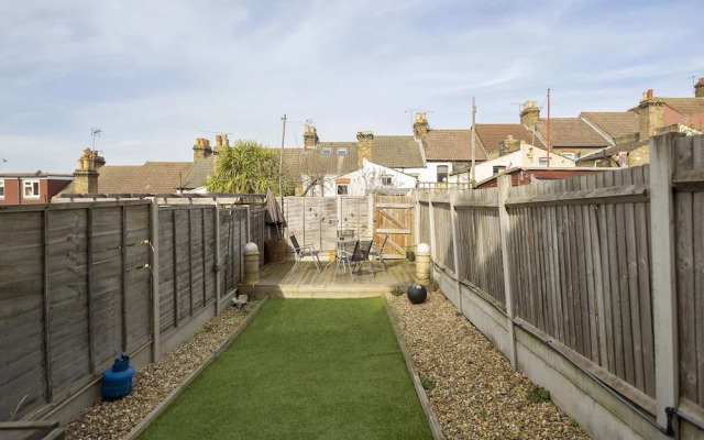 Cecil House by Kasar Stays