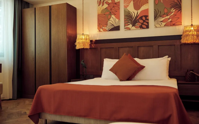 Parmos Otel