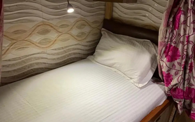 Delta Dormitory - Hostel
