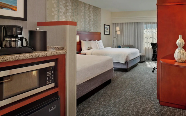 Courtyard By Marriott Stuart