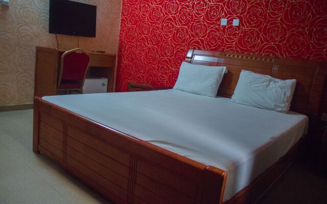 Owee's Place