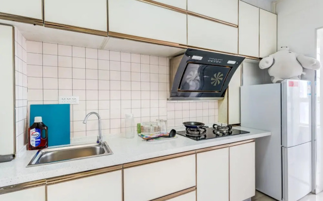 Shark Apartment