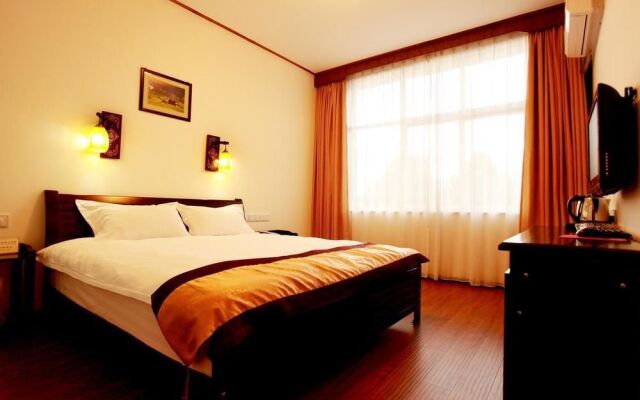 Red Eight Commercial Hotel