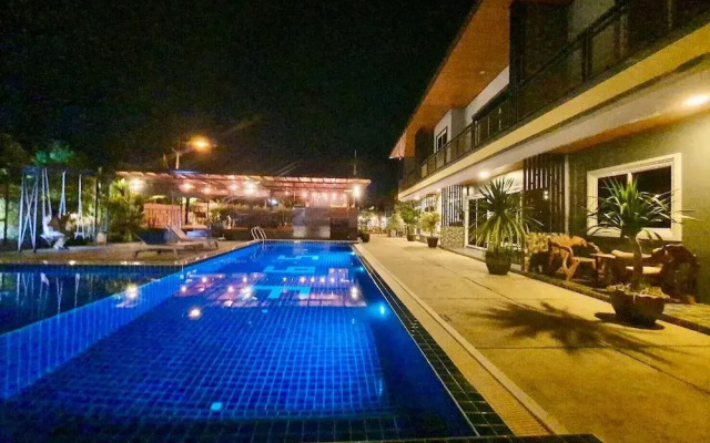365 Place Maikhao