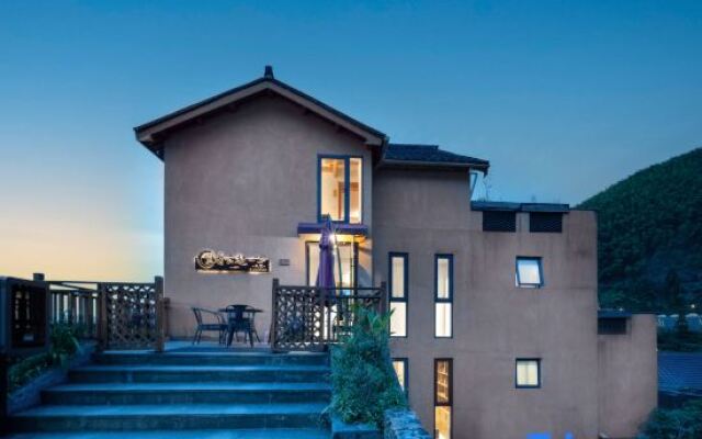 Yunhe Terrace Sit and Watch Yunqi Homestay