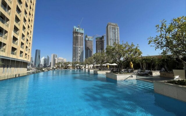 Amazing Stay & Burjview at The Address Dubai Mall