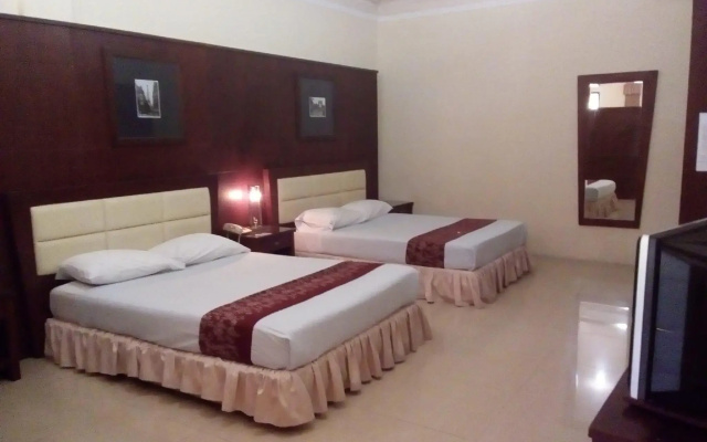 Palm Hotel