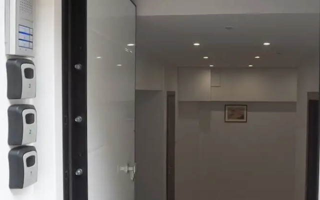 New Pagrati Studio Modern & Cozy