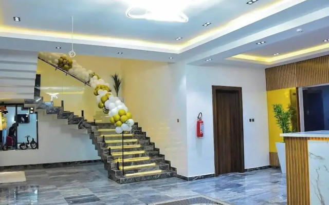Kim Royal Hotel And Suites