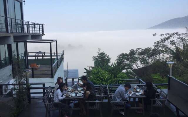 Khao Kho Bay Bay Resort