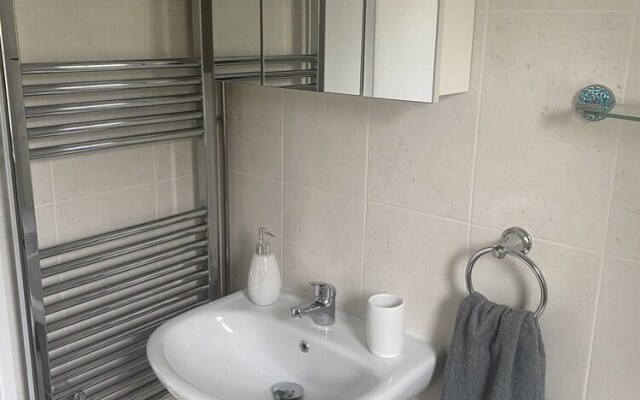 Beautiful 2 Bed Bungalow in Laugharne Situated
