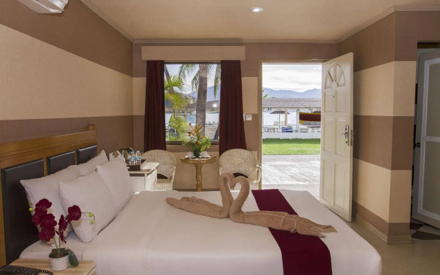 White Rock Waterpark and Beach Hotel