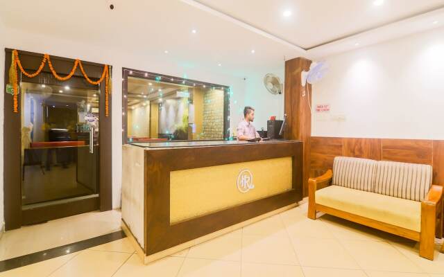 OYO 23403 Hotel Rashmi