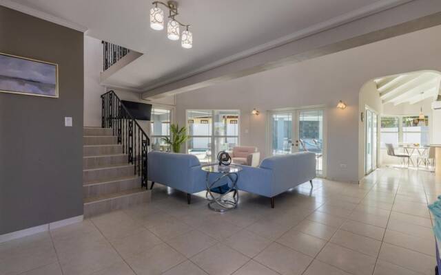 4BR 4BA Villa w Private Pool Eagle Palm Beach