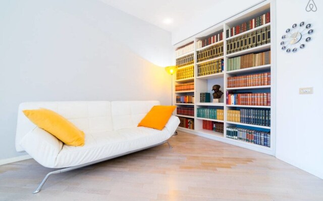 Large Flat With Garden and car Parking
