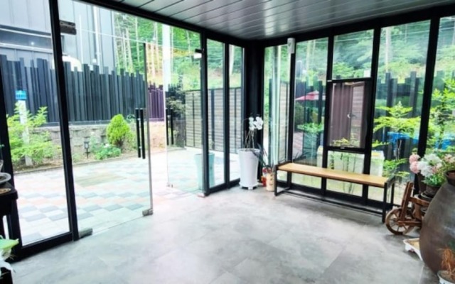 Cheongju Cheongnamdae Pool Villa