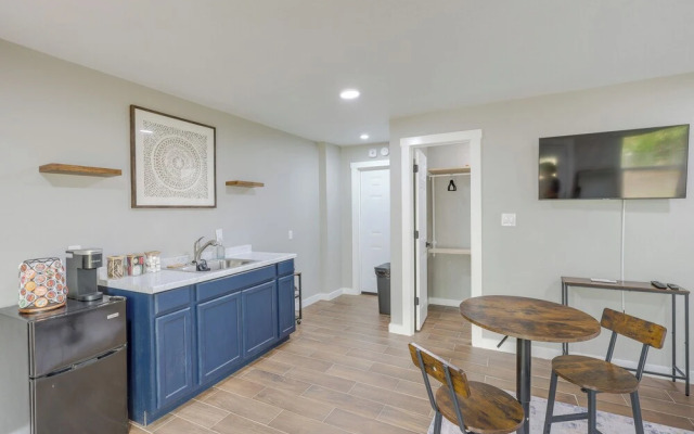 Pet-Friendly Temple Guest Suite!