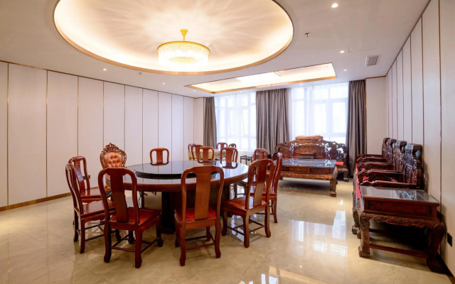 Hanting Premium(Xinyi Road, Zhengzhou East Railway